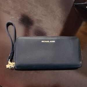 Michael Kors Wristlet Wallet